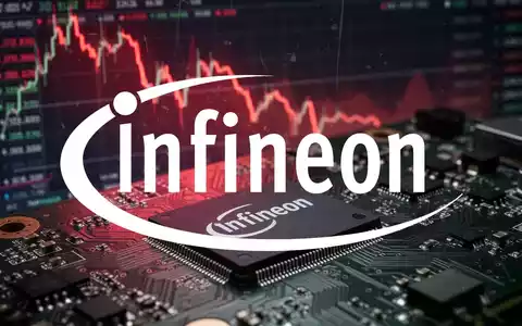 Nahaufnahme einer Leiterplatte mit Infineon-Chip, die einen roten Abwärtstrend eines Börsendiagramms widerspiegelt. - Foto: über boerse-global.de