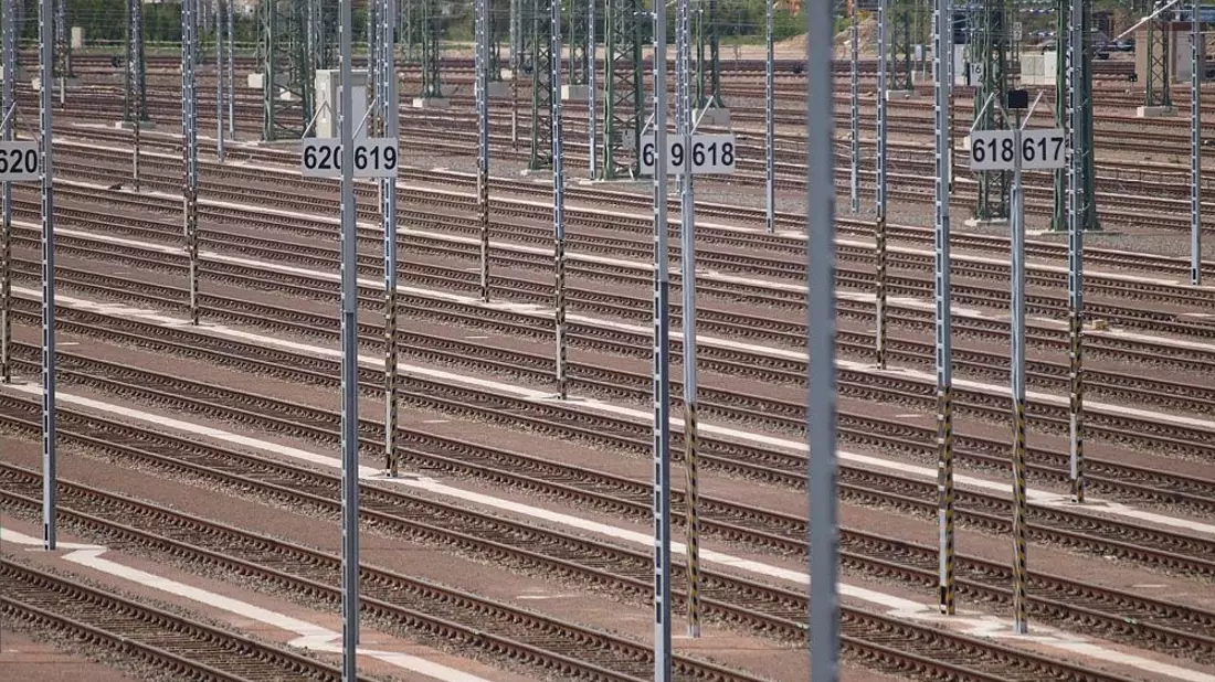 Funkstörung: Bahnverkehr bundesweit komplett eingestellt