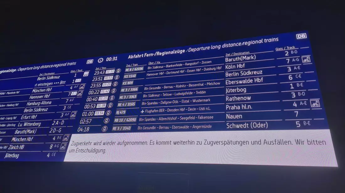 Die Störung im Bahnverkehr ist behoben, der Verkehr läuft der DB zufolge wieder an.  - Bild: ---/dpa