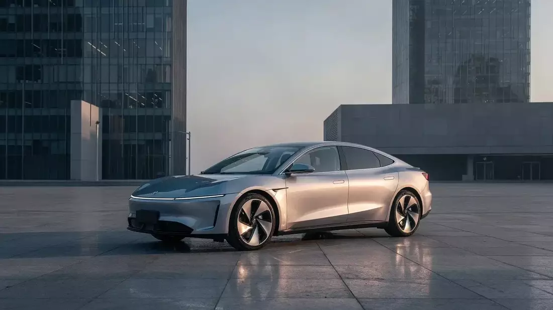 BYD: aranceles UE, lanzamientos en Goodwood y acción en mínimos