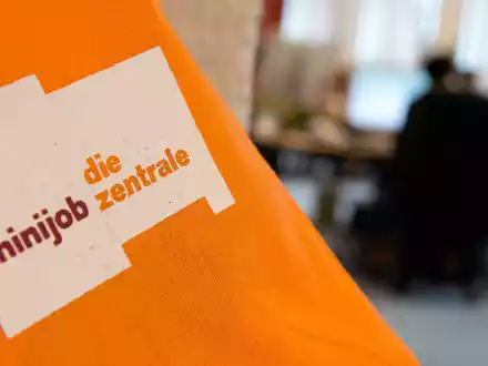 Die Möglichkeit von Minijobs, steuer-und abgabenfrei für die Beschäftigten, soll künftig wegfallen (Archivbild).  - Foto: Marc Tirl/dpa