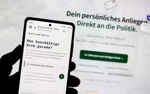 Das Portal soll helfen, sich an Politiker zu wenden. - Foto: Moritz Frankenberg/dpa