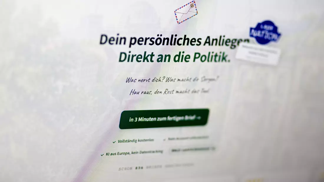 Die Seite lässt sich mit dem Handy oder am Rechner öffnen. - Bild: Moritz Frankenberg/dpa