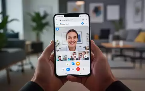 A smartphone displaying a Google Meet video call in a web browser, held by hands, against a blurred background. - Foto: über boerse-global.de