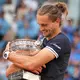 Alexander Zverev gewann in Paris seinen ersten Grand-Slam-Titel - und möchte in Wimbledon gleich nachlegen. (Archivbild) - Bild: Christophe Ena/AP/dpa