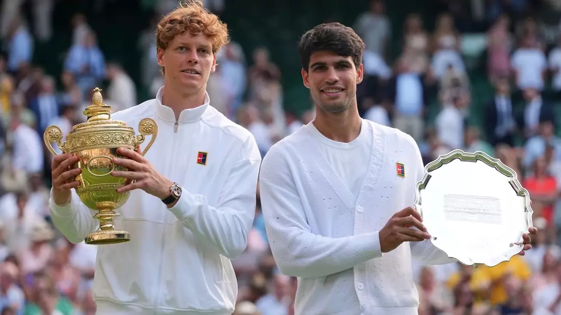 Jannik Sinner (l) möchte seinen Titel verteidigen, Carlos Alcaraz fehlt verletzt. (Archivbild) - Bild: Kirsty Wigglesworth/AP/dpa