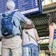 Einige Züge sind am Morgen verspätet. - Bild: Jason Tschepljakow/dpa