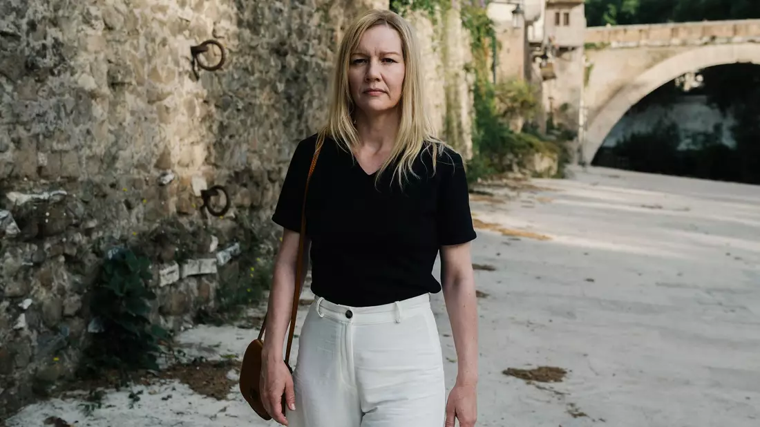 Hüller in einer Szene des Films. - Bild: Elliott Kreyenberg/Weltkino/dpa