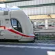 Die Störung im Bahnverkehr konnte gegen 0.30 Uhr behoben werden. Seither rollen die Züge wieder. - Bild: Jason Tschepljakow/dpa