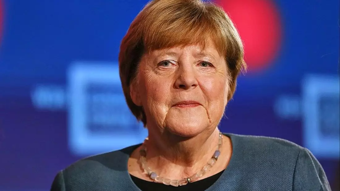 Merkel über ihr Porträt im Kanzleramt: Da häng ich dann eben