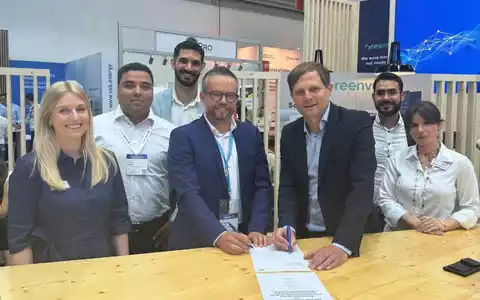 Auftakt einer langfristigen Zusammenarbeit: MVV Trading und MaxSolar schließen ersten Festpreis-Vertrag für die hybride Vermarktung einer grünen PV/BESS-Co-Location - Foto: presseportal.de