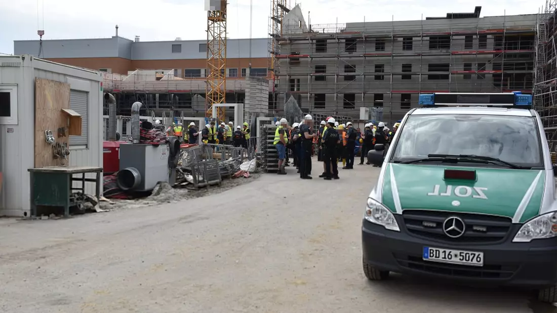 HZA-KR: Zoll nimmt JVA-Baustelle in Willich unter die Lupe - Bild: presseportal.de