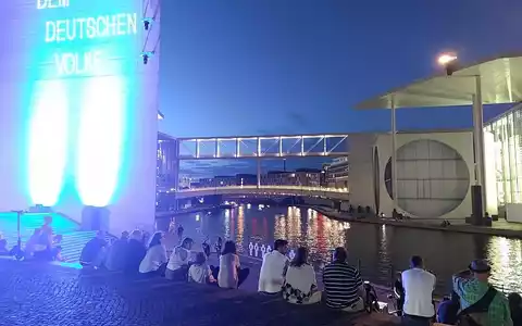 Lichtinstallation am Deutschen Bundestag - Foto: via dts Nachrichtenagentur