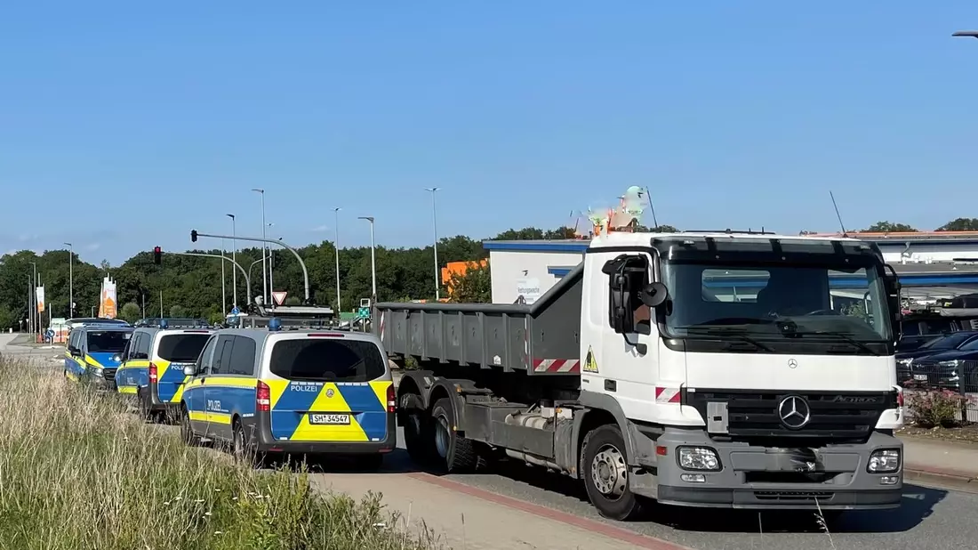 POL-SE: 20260624.3 - Kaltenkirchen - Verkehrskontrolle in Kaltenkirchen - Fünf Autos mussten stehen bleiben - Bild: presseportal.de