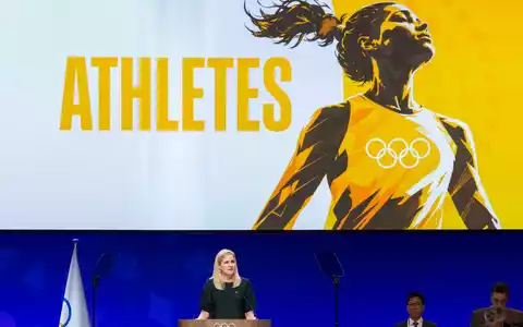 Das IOC von Chefin Kirsty Coventry zahlt Olympia-Teilnehmern künftig einen Zuschuss. - Foto: Cyril Zingaro/KEYSTONE/dpa