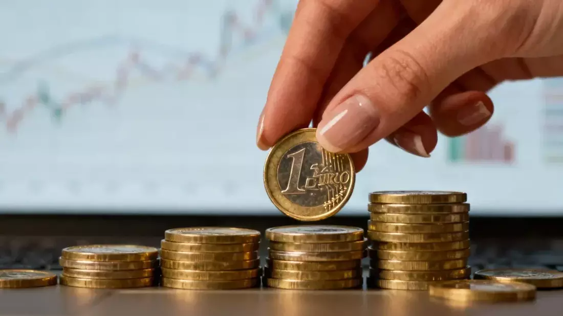 VanEck Dividend Fund Rebalances to 5% Cap, Assets Hit €8.1B Record