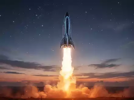 Eine futuristische Rakete startet bei Sonnenuntergang und hinterlässt eine feurige Spur am Himmel mit sichtbaren Sternen. - Foto: über boerse-global.de