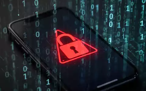 A close-up of a smartphone screen with a digital warning symbol, representing Android malware and cybersecurity threats. - Foto: über boerse-global.de