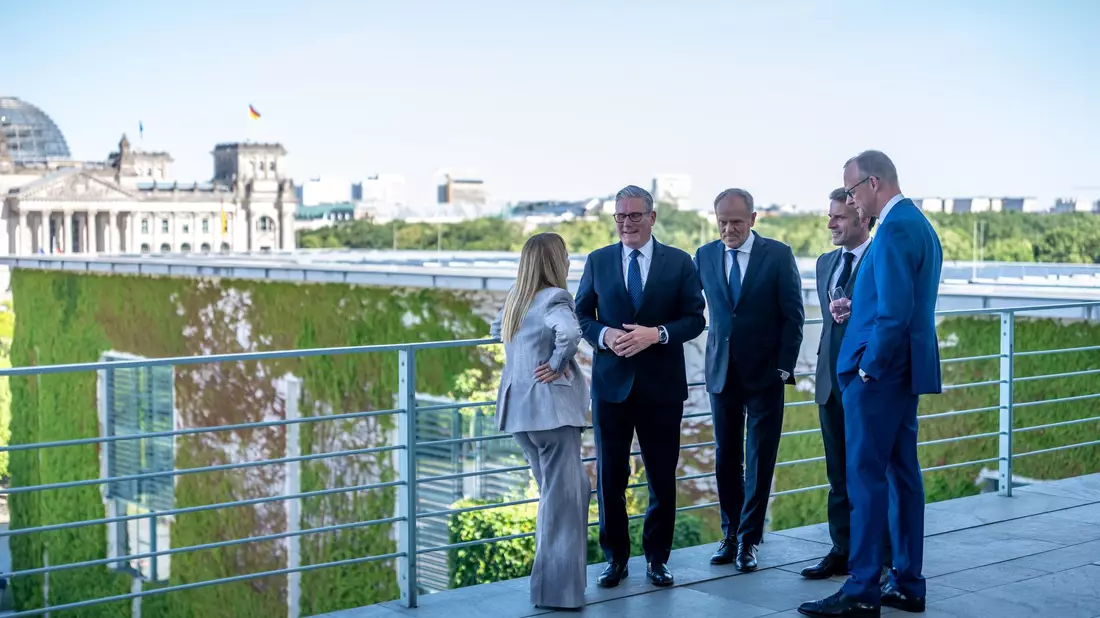 «Die Botschaft an Russland lautet: Die Ukraine bleibt stark», sagte Bundeskanzler Friedrich Merz beim Gipfeltreffen von Deutschland, Frankreich, Großbritannien, Italien und Polen - der sogenannten E5 - in Berlin.  - Bild: Michael Kappeler/dpa pool/dpa