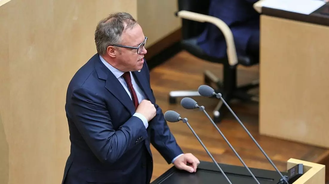 Mario Voigt kündigt bessere Qualitätskontrolle bei KI-Reden an