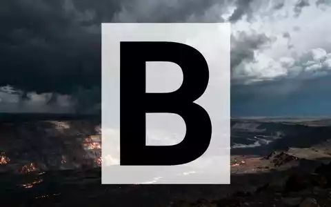 Dramatische Aufnahme einer weitläufigen, unberührten Kupferminenlandschaft unter einem bedrohlichen Himmel, die Unsicherheit und potenzielle Störung andeutet. - Foto: über boerse-global.de