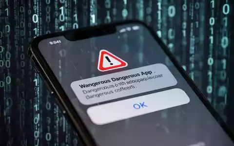 A smartphone screen shows a warning notification about a dangerous app, with a background of digital code. - Foto: über boerse-global.de