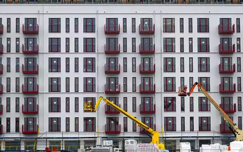 Die Preise für Wohnimmobilien unterscheiden sich regional stark. (Archivbild) - Foto: Jens Kalaene/dpa