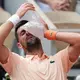 Auch Profisportler haben mit der Hitze zu kämpfen: Tennis-Star Novak Djokovic. - Bild: Dimitar Dilkoff/AFP/dpa