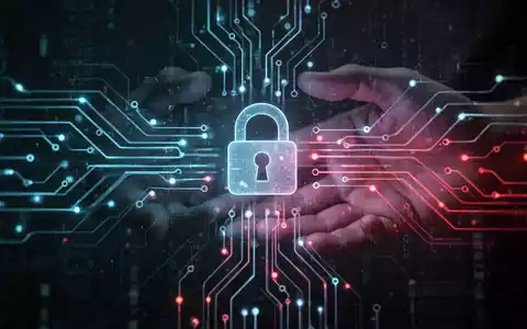 Abstrakte Darstellung von Datenflüssen, digitalen Schaltungen und menschlichen Händen, mit einem Schlosssymbol, das Datenschutzverletzungen symbolisiert. - Foto: über boerse-global.de