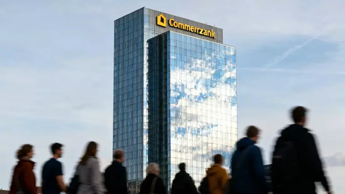 Commerzbank vs UniCredit: Works Council Criminal Complaint Escalates Takeover Fight
