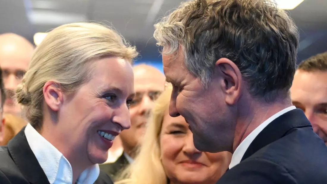 Von den einstigen Flügelkämpfen in der AfD ist heute nicht mehr viel zu spüren. Etliche frühere Führungspersönlichkeiten haben die Partei seither verlassen. (Archivfoto) - Bild: Sören Stache/dpa-Pool/dpa