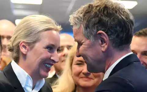 Von den einstigen Flügelkämpfen in der AfD ist heute nicht mehr viel zu spüren. Etliche frühere Führungspersönlichkeiten haben die Partei seither verlassen. (Archivfoto) - Foto: Sören Stache/dpa-Pool/dpa