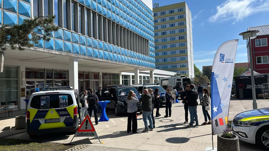 HZA-EF: Wir sind der Zoll in Erfurt / Die Zollschule öffnet am kommenden Samstag ihre Türen - Bild: presseportal.de