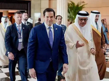 Rubio mit dem bahrainischen Außenminister al-Sajani. - Foto: Eric Lee/Pool Reuters/AP/dpa