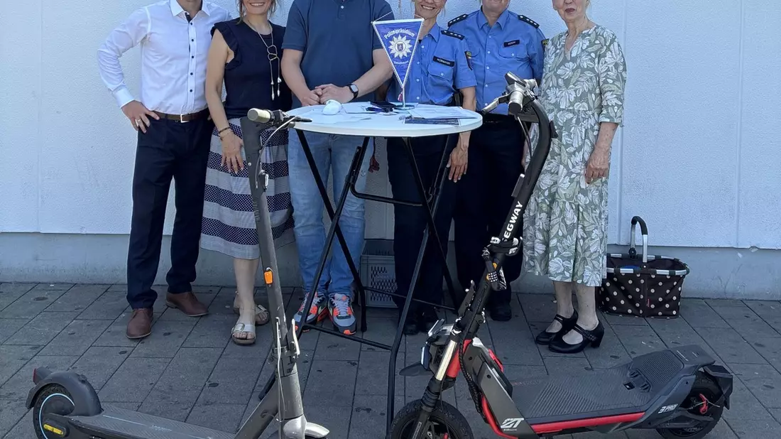 POL-OF: Sicher unterwegs auf zwei Rädern - Präventionsaktion zu E-Scootern für Jugendliche - Bild: presseportal.de