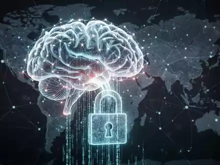 Stilisierte leuchtende neuronale Netz-Hirn mit Binärcode, der in ein digitales Schloss fließt, symbolisiert Datendiebstahl und Identitätsprüfung. - Foto: über boerse-global.de