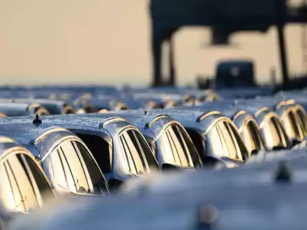 Deutschland exportiert viele Autos in die USA. (Symbolbild)  - Foto: Lars Penning/dpa