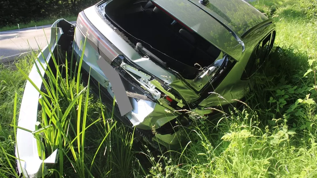 POL-MI: Verkehrsunfall im Kreuzungsbereich - Eine Person leicht verletzt - Bild: presseportal.de