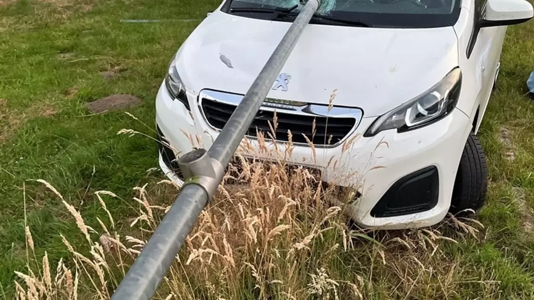 POL-K: 260625-1-K Mehr Glück als Können - riskante Fahrmanöver enden glimpflich - Bild: presseportal.de