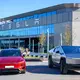 Der US-Elektroautobauer Tesla will die Produktion in seinem Werk in Grünheide noch weiter ankurbeln. (Archivbild) - Bild: Patrick Pleul/dpa