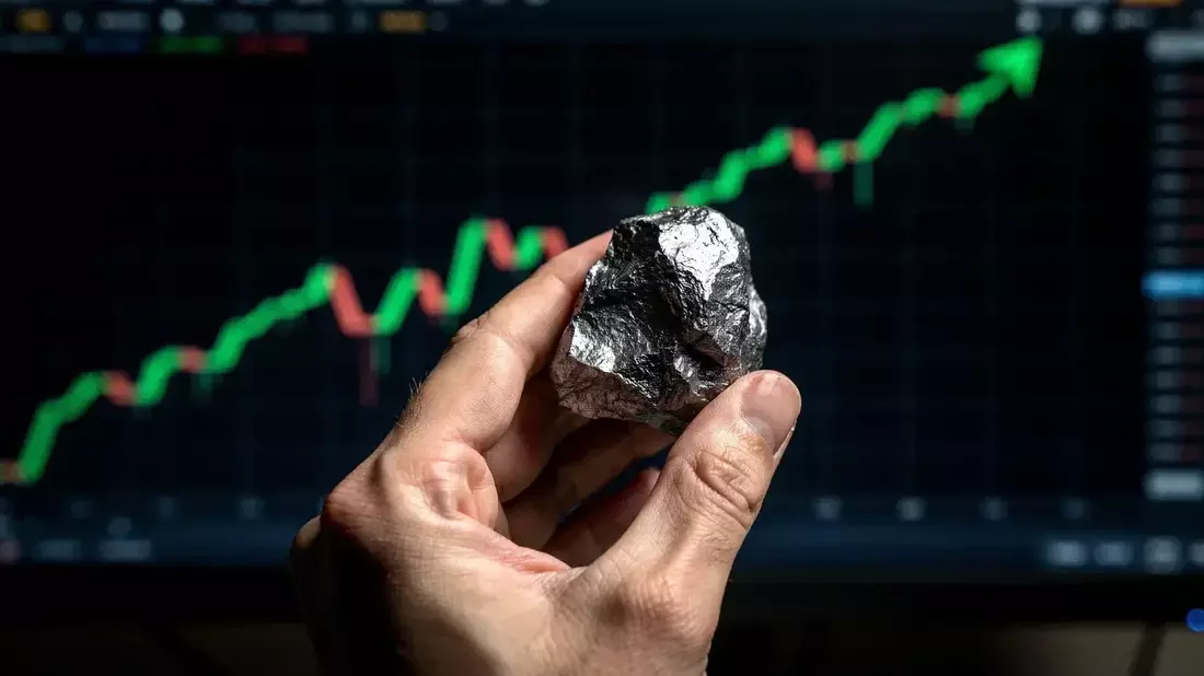 Almonty Industries: Russell Index Entry Clashes with Insider Selling Pressure