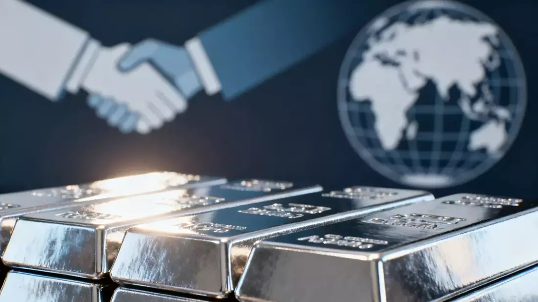 Plata sube tras PCE pero presionada por Fed, tecnológicas y geopolítica