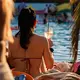 Am Freitag könnten es bis zu 40 Grad und mehr werden.  - Bild: Carsten Koall/dpa