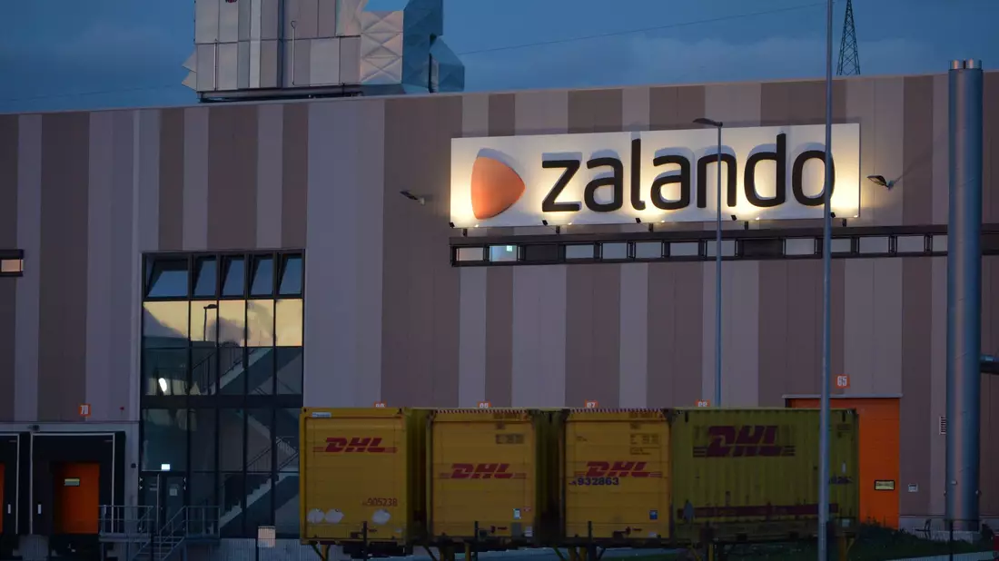 Online-Händler Zalando: konkrete Anhaltspunkte für Verstöße gegen Rechnungslegungsvorschriften. (Archivbild) - Bild: Marc Tirl/dpa-Zentralbild/dpa