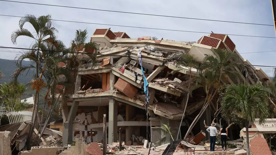 Im Bundesstaat La Guaira an der Karibikküste sind die Folgen der Erdbeben besonders dramatisch. - Bild: Stringer/dpa