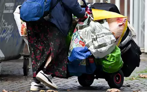 Knapp eine halbe Million Menschen sind von den Kommunen untergebracht, weil sie keine eigene Wohnung haben. (Symbolbild)  - Foto: Arne Dedert/dpa