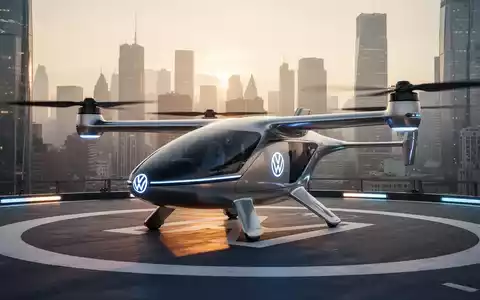 Ein schlankes, futuristisches eVTOL-Flugzeug mit dezentem VW-Logo auf einem Dachlandeplatz über einer modernen Stadt bei Sonnenuntergang. - Foto: über boerse-global.de