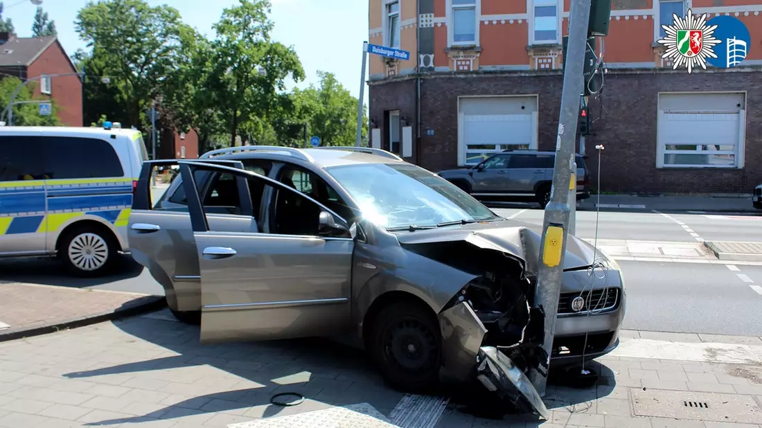 POL-OB: Verkehrsunfall wegen Hitze? - Bild: presseportal.de