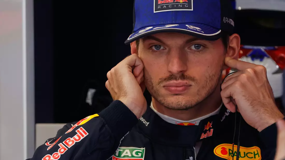 Verabschiedet sich Max Verstappen von Red Bull? (Archivbild) - Bild: Joan Monfort/AP/dpa