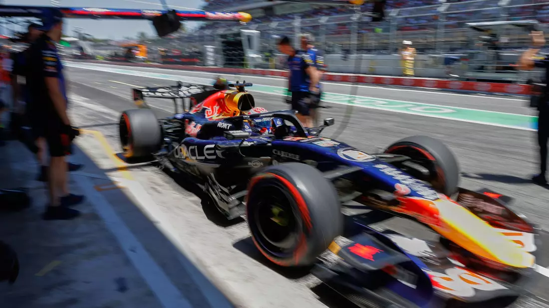 Max Verstappen konnte in diesem Jahr noch kein Rennen gewinnen. (Archivbild) - Bild: Joan Monfort/AP/dpa